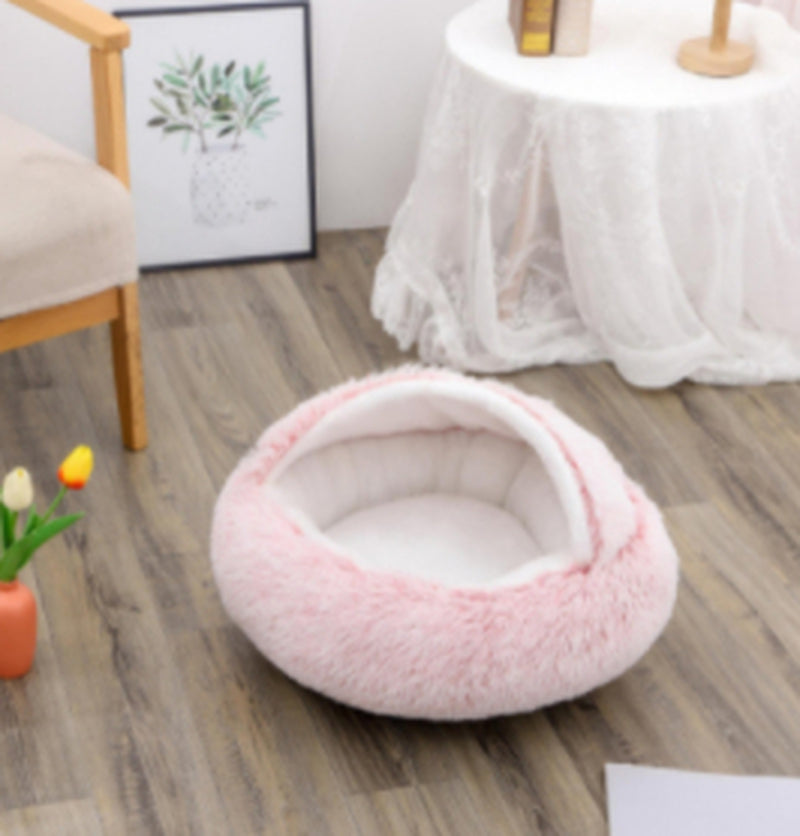 Snuggle Safari: The Ultimate Furry Fortress for Your Frosty Feline and Canine!