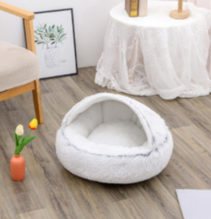 Snuggle Safari: The Ultimate Furry Fortress for Your Frosty Feline and Canine!
