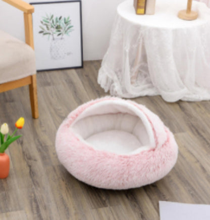Snuggle Safari: The Ultimate Furry Fortress for Your Frosty Feline and Canine!