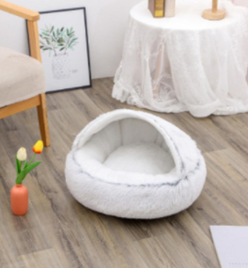 Snuggle Safari: The Ultimate Furry Fortress for Your Frosty Feline and Canine!