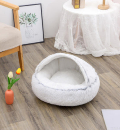 Snuggle Safari: The Ultimate Furry Fortress for Your Frosty Feline and Canine!